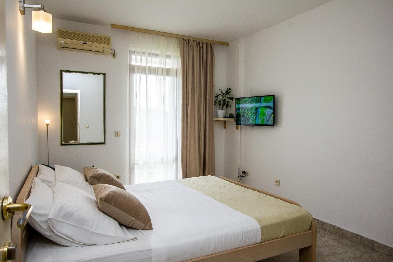 Apartments Ardura Petrovac Buitenkant foto