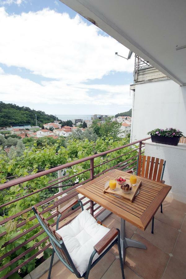 Apartments Ardura Petrovac Buitenkant foto
